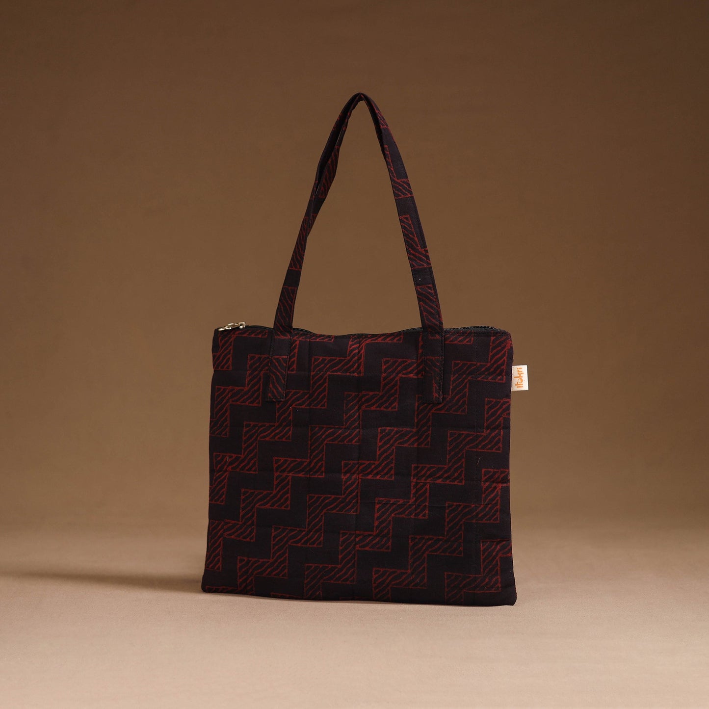 Handcrafted quilted handbag 03