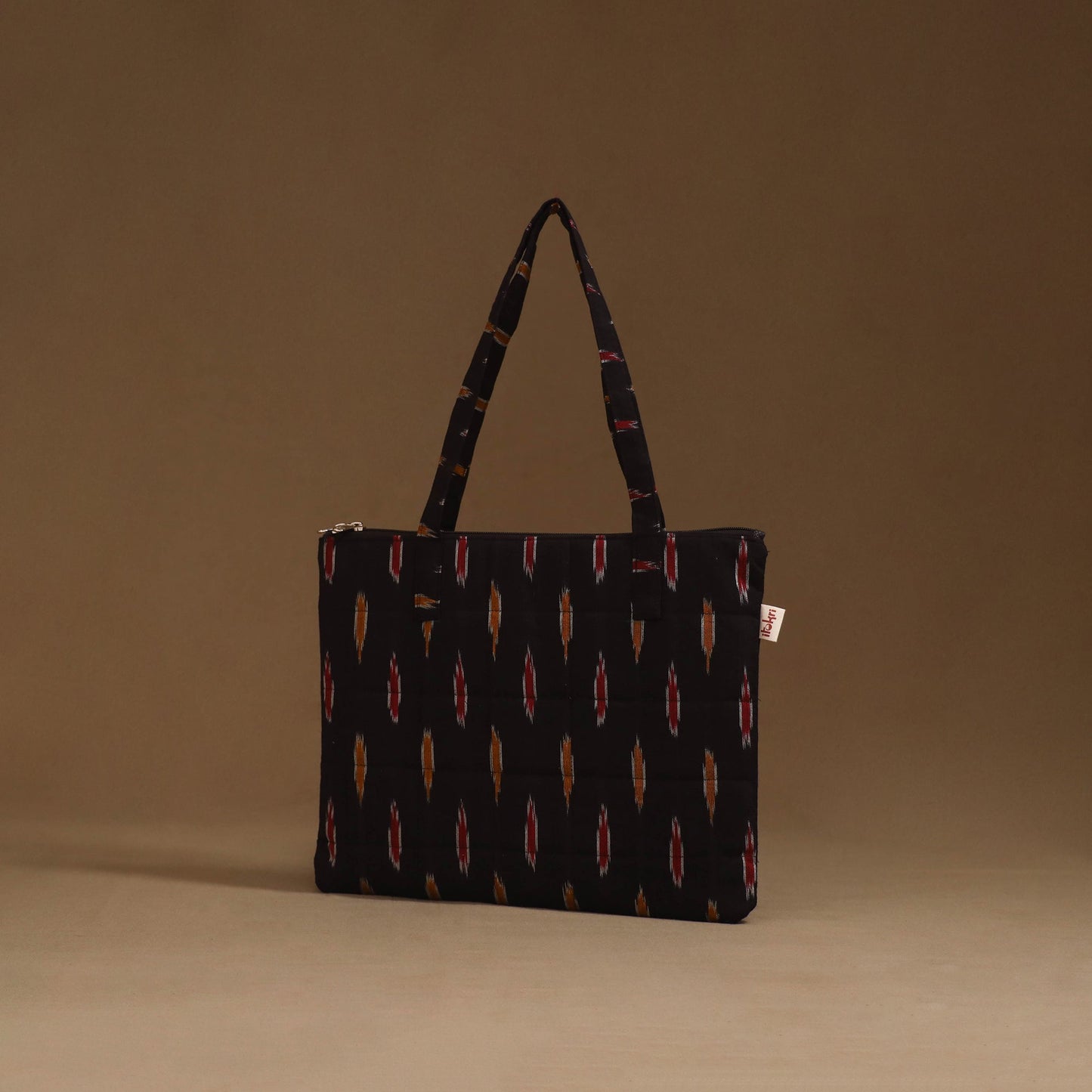 Handcrafted quilted handbag 03