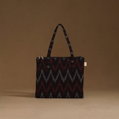 Handcrafted quilted handbag 04