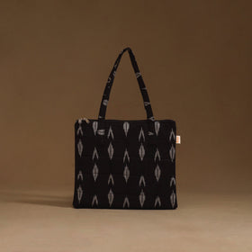 Handcrafted quilted handbag 05