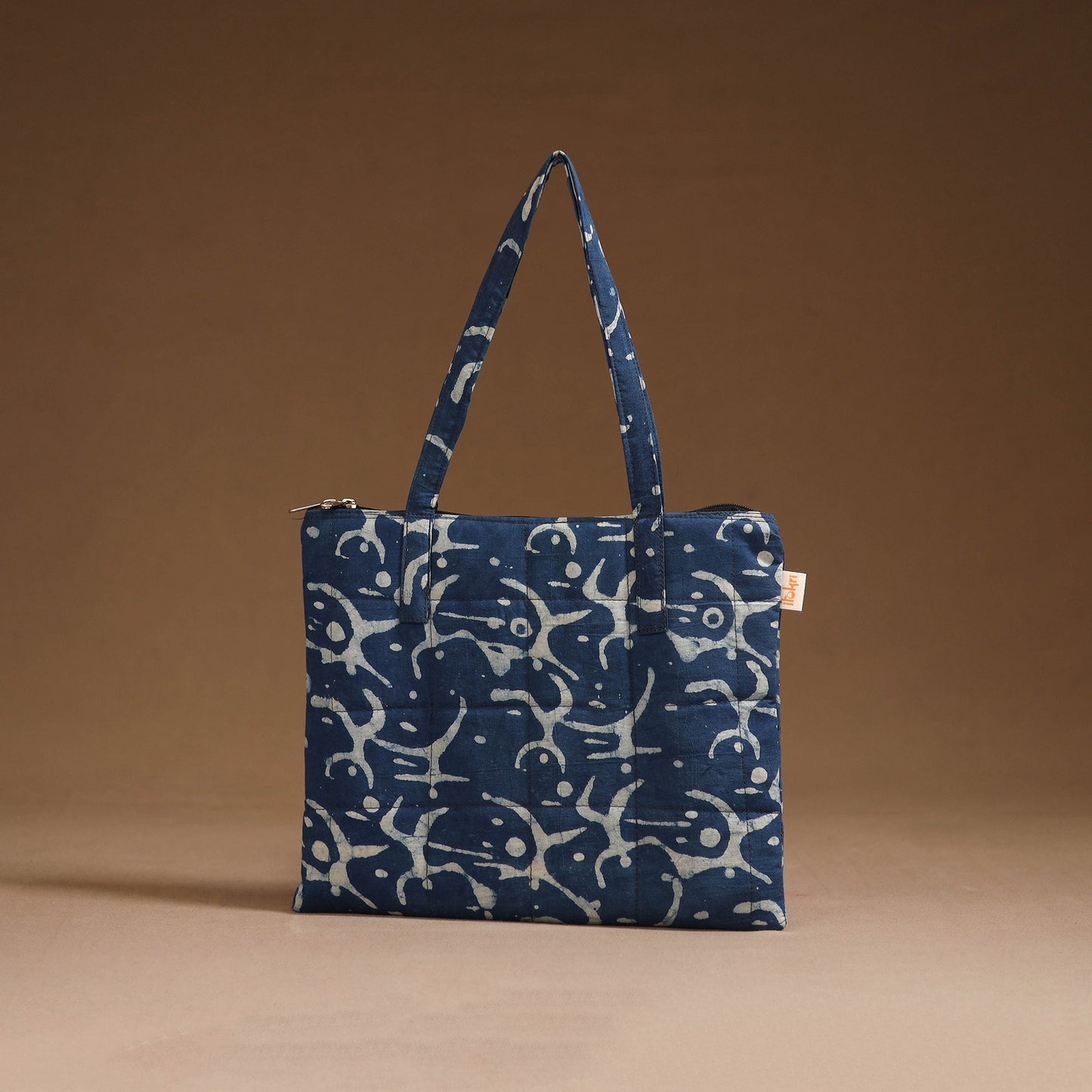 Handcrafted quilted handbag 06