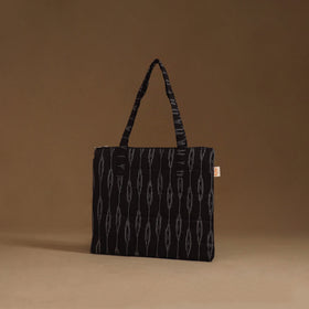 Handcrafted quilted handbag 06