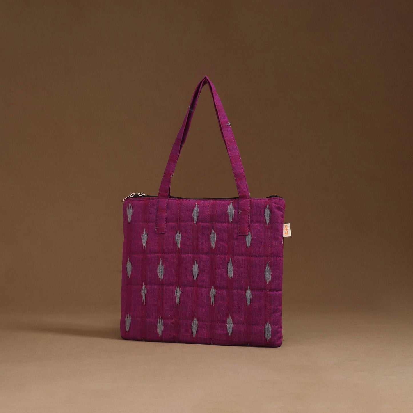 Handcrafted quilted handbag 07