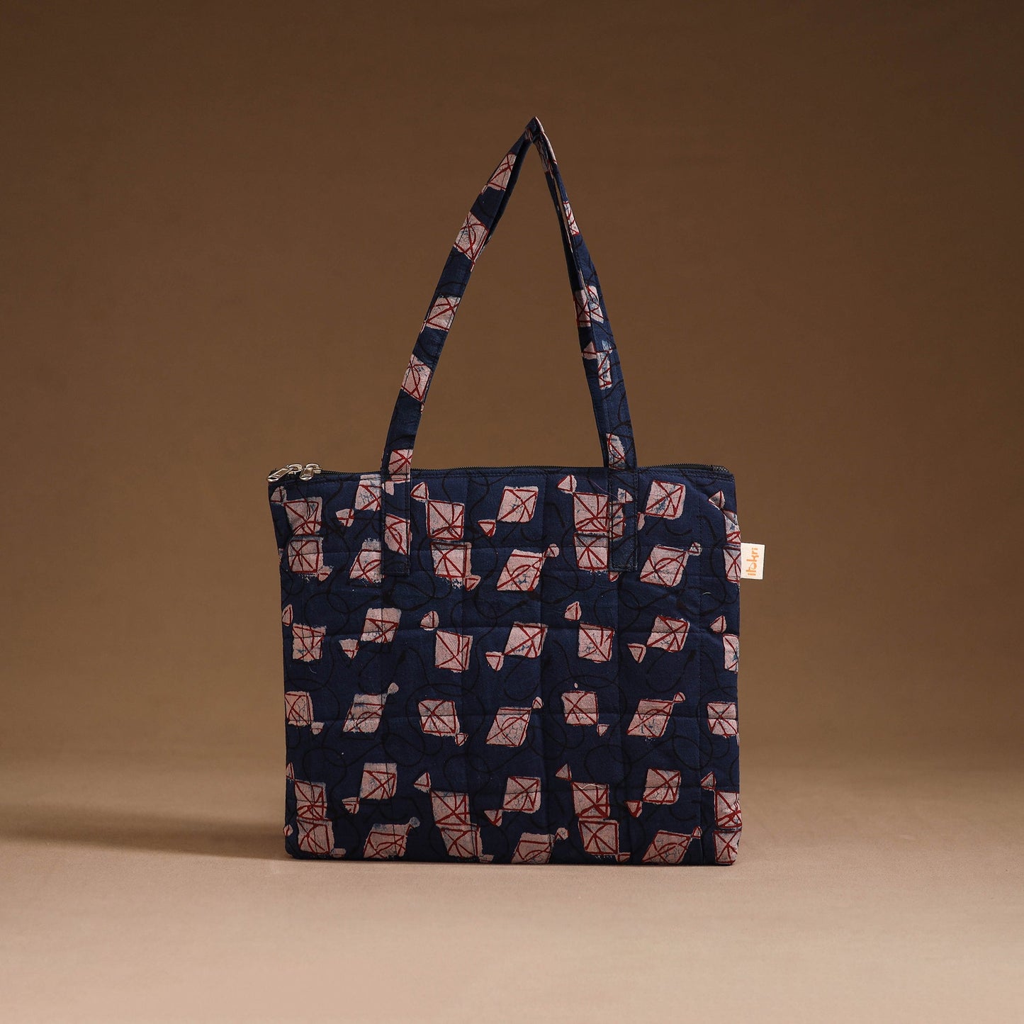 Handcrafted quilted handbag 07