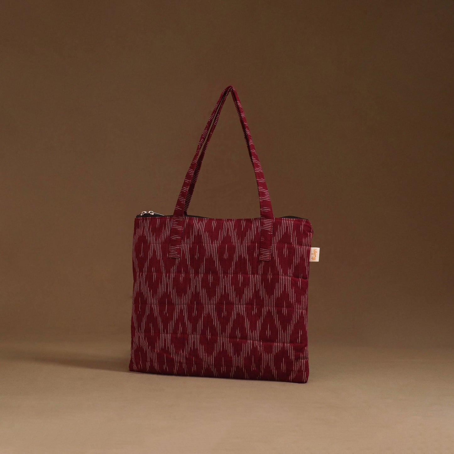 Handcrafted quilted handbag 09