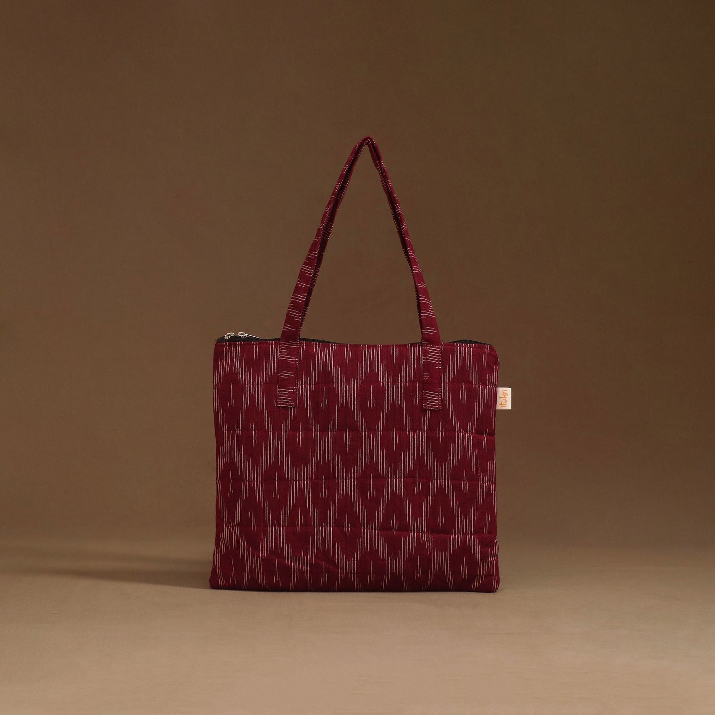 Handcrafted quilted handbag 09