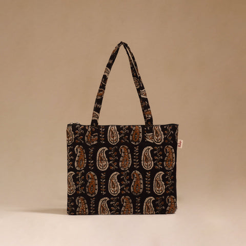 Handcrafted quilted handbag 09