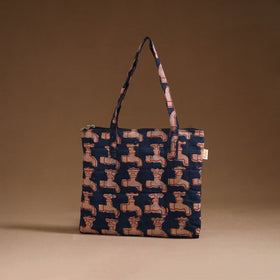 Handcrafted quilted handbag 09