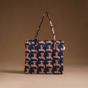 Handcrafted quilted handbag 09