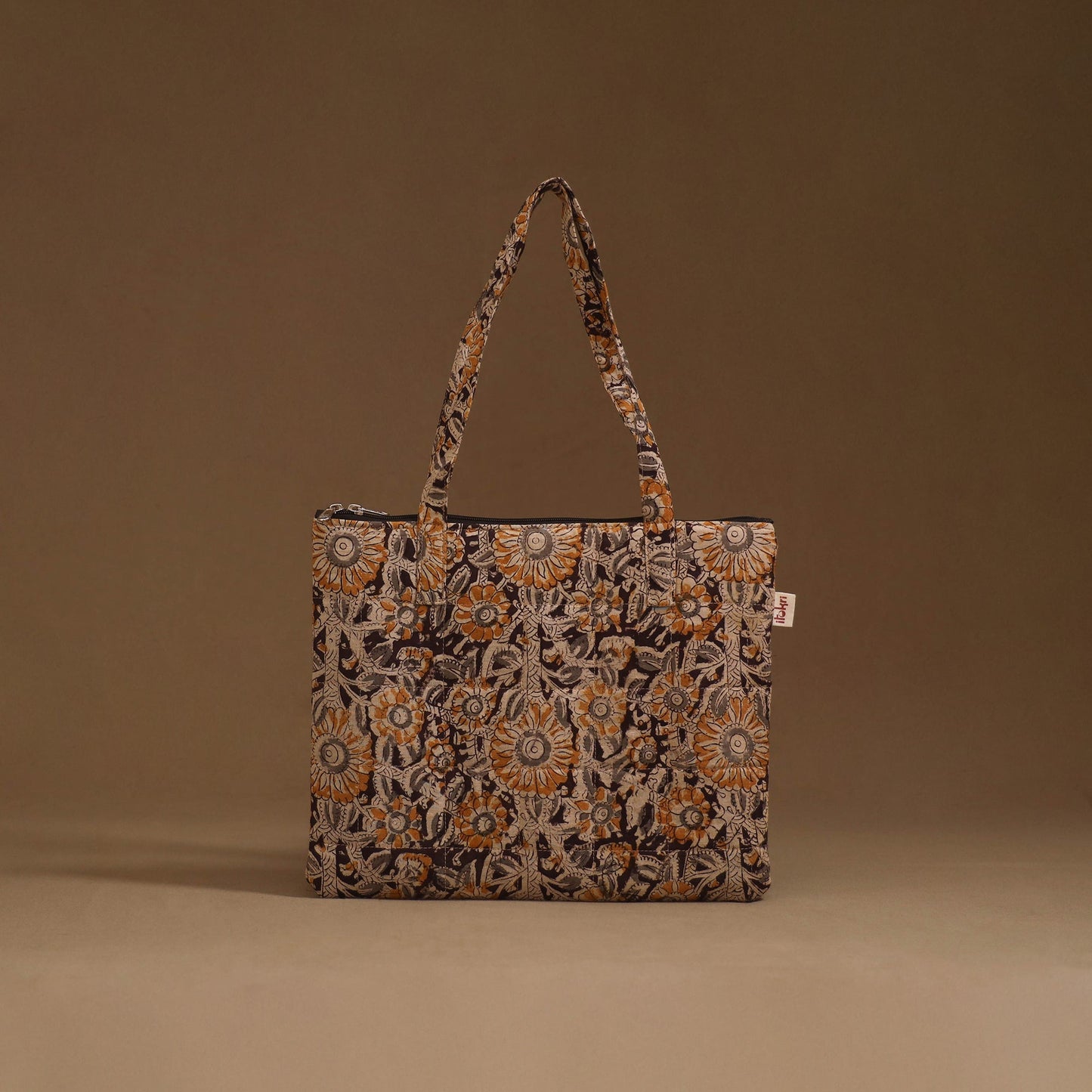 Handcrafted quilted handbag 15