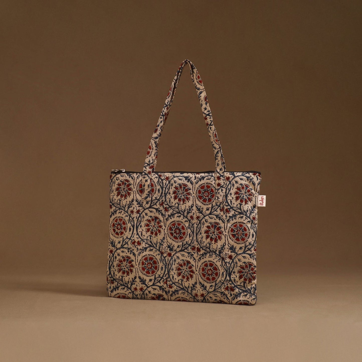 Handcrafted quilted handbag 17