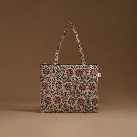 Handcrafted quilted handbag 17