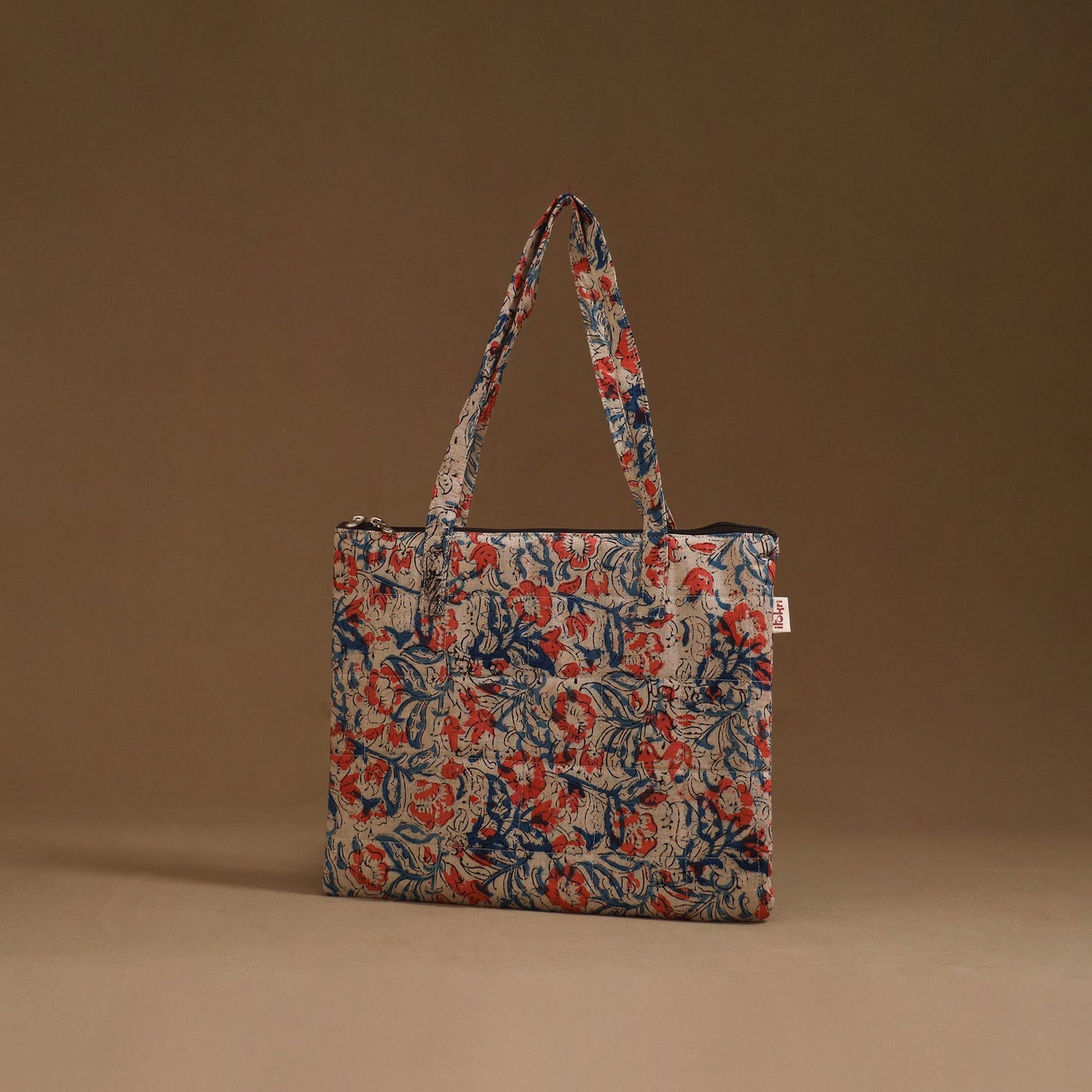 Handcrafted quilted handbag 18