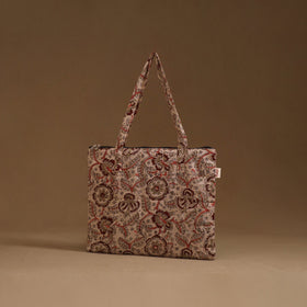 Handcrafted quilted handbag 19
