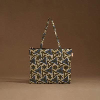 Handcrafted quilted handbag 22