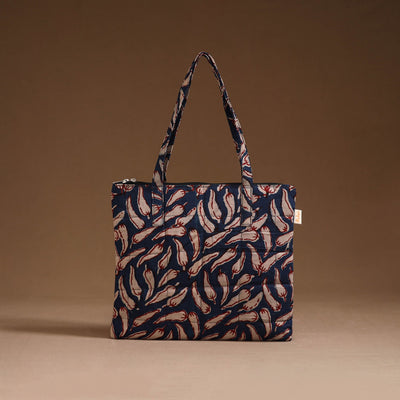 Handcrafted quilted handbag 23