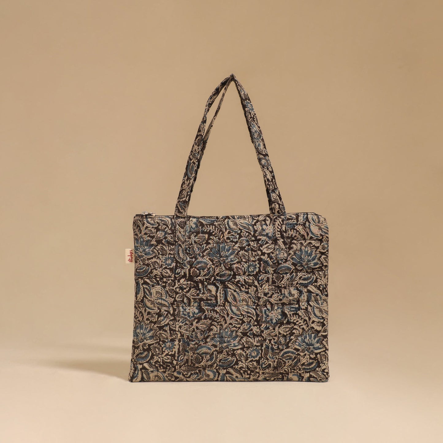 Handcrafted quilted handbag 23