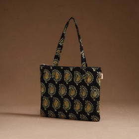 Handcrafted quilted handbag 24