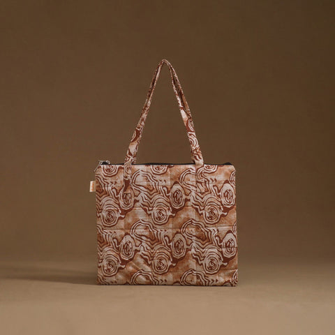 Handcrafted quilted handbag 26