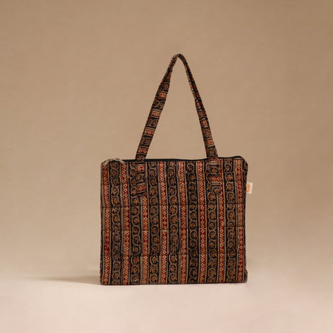 Handcrafted quilted handbag 27