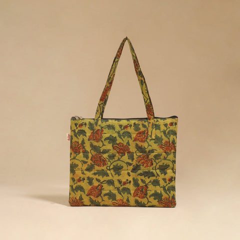 Handcrafted quilted handbag 30