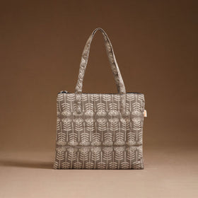 Handcrafted quilted handbag 30