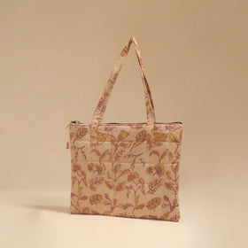 Handcrafted quilted handbag 33