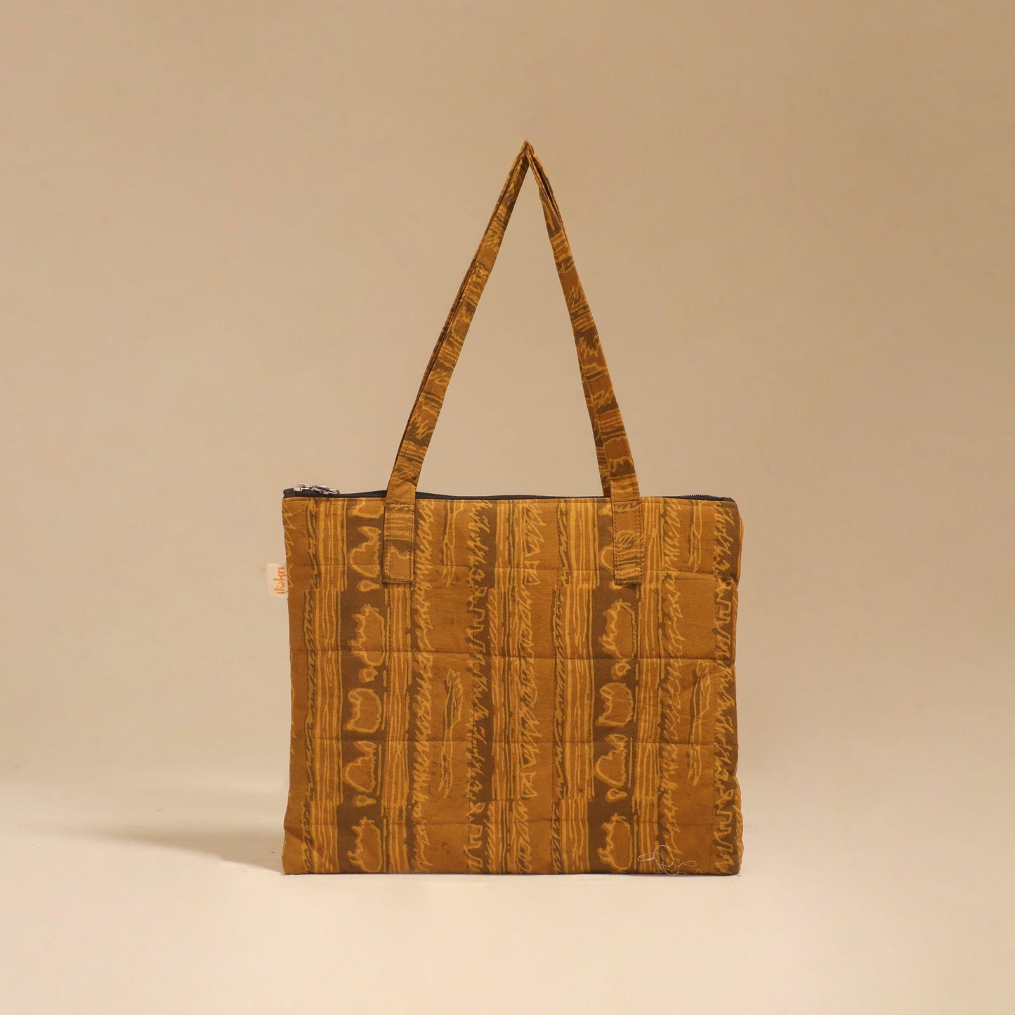 Handcrafted quilted handbag 34