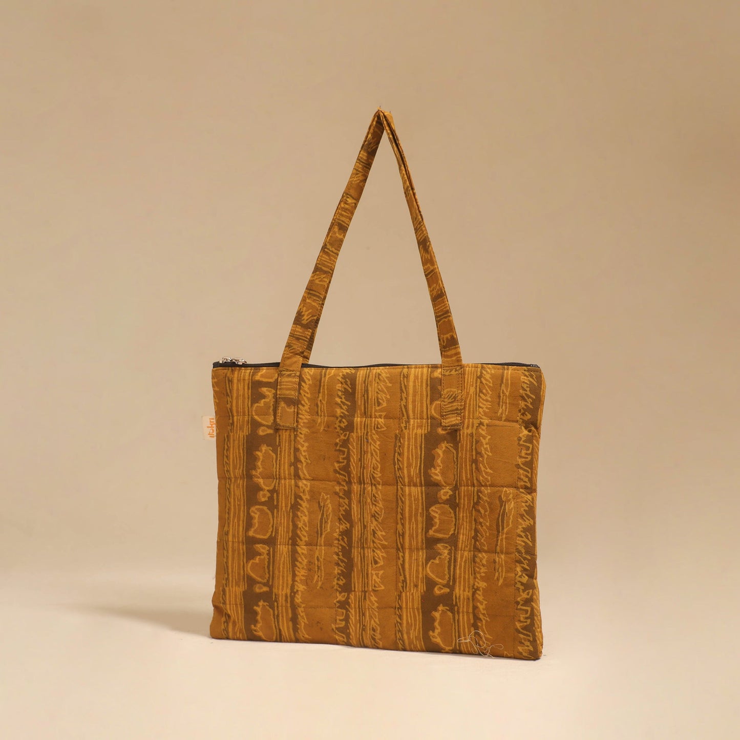 Handcrafted quilted handbag 34