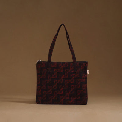 Handcrafted quilted handbag 34