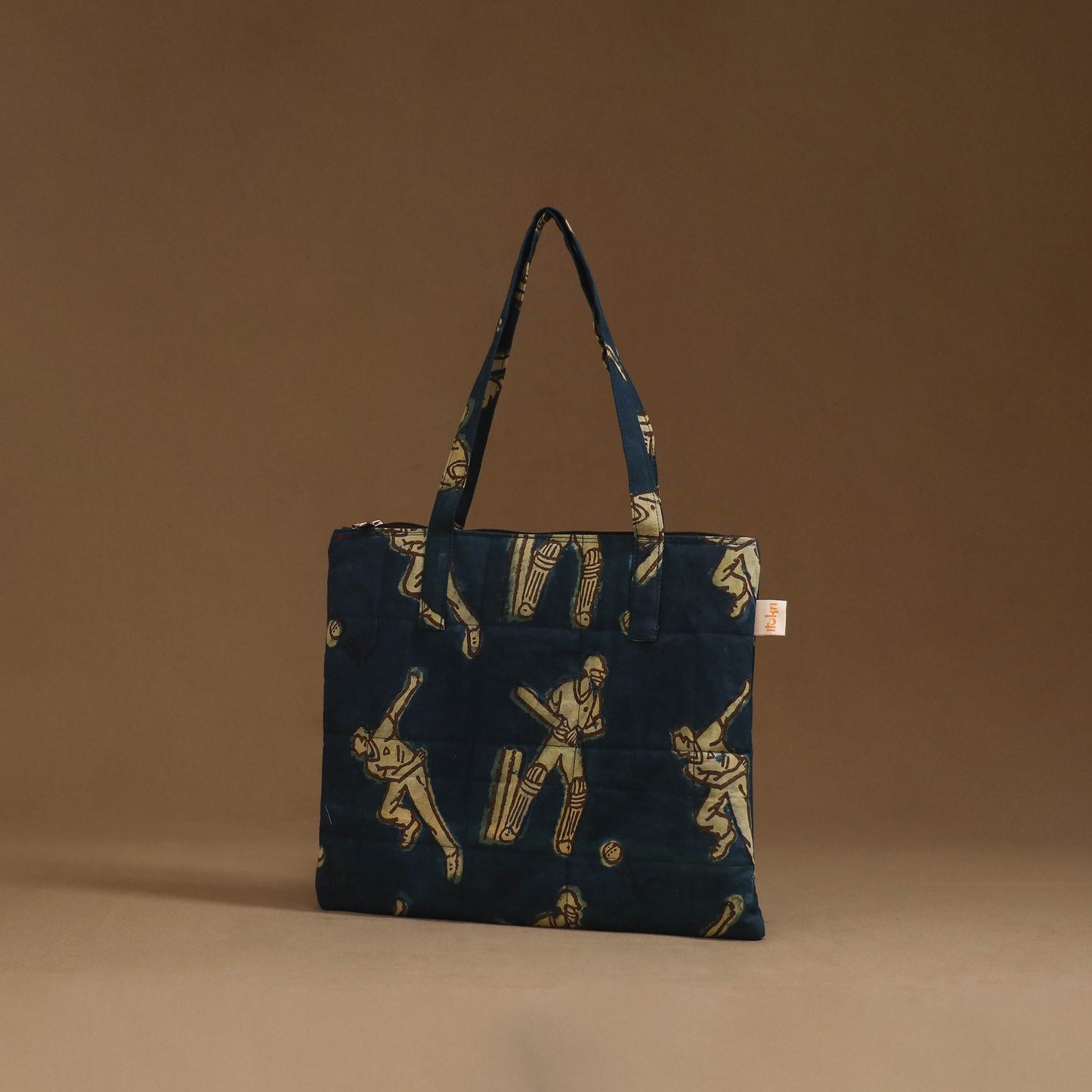 Handcrafted quilted handbag 37