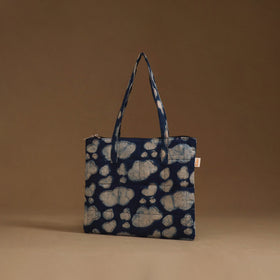 Handcrafted quilted handbag 38