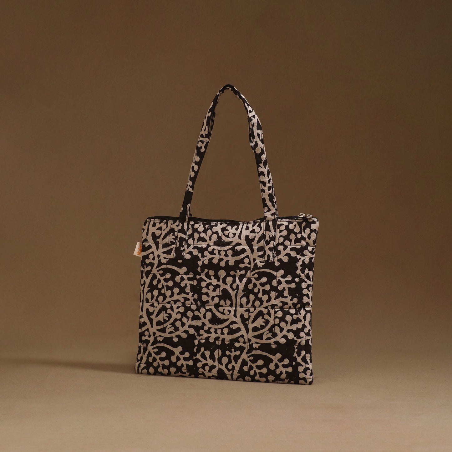 Handcrafted quilted handbag 39