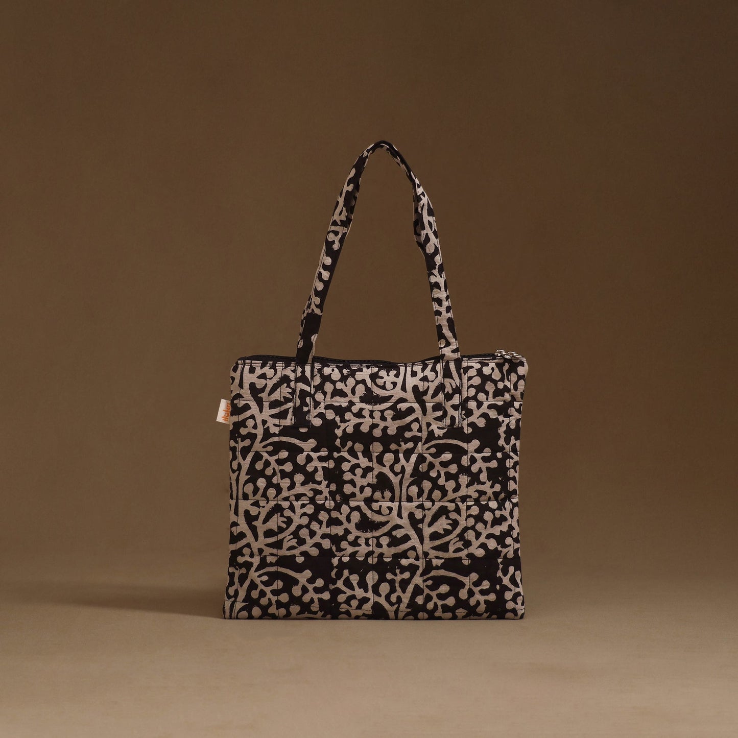 Handcrafted quilted handbag 39