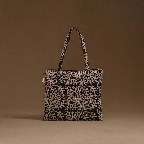 Handcrafted quilted handbag 39