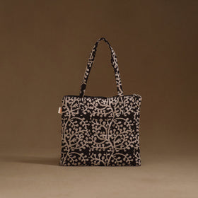 Handcrafted quilted handbag 39