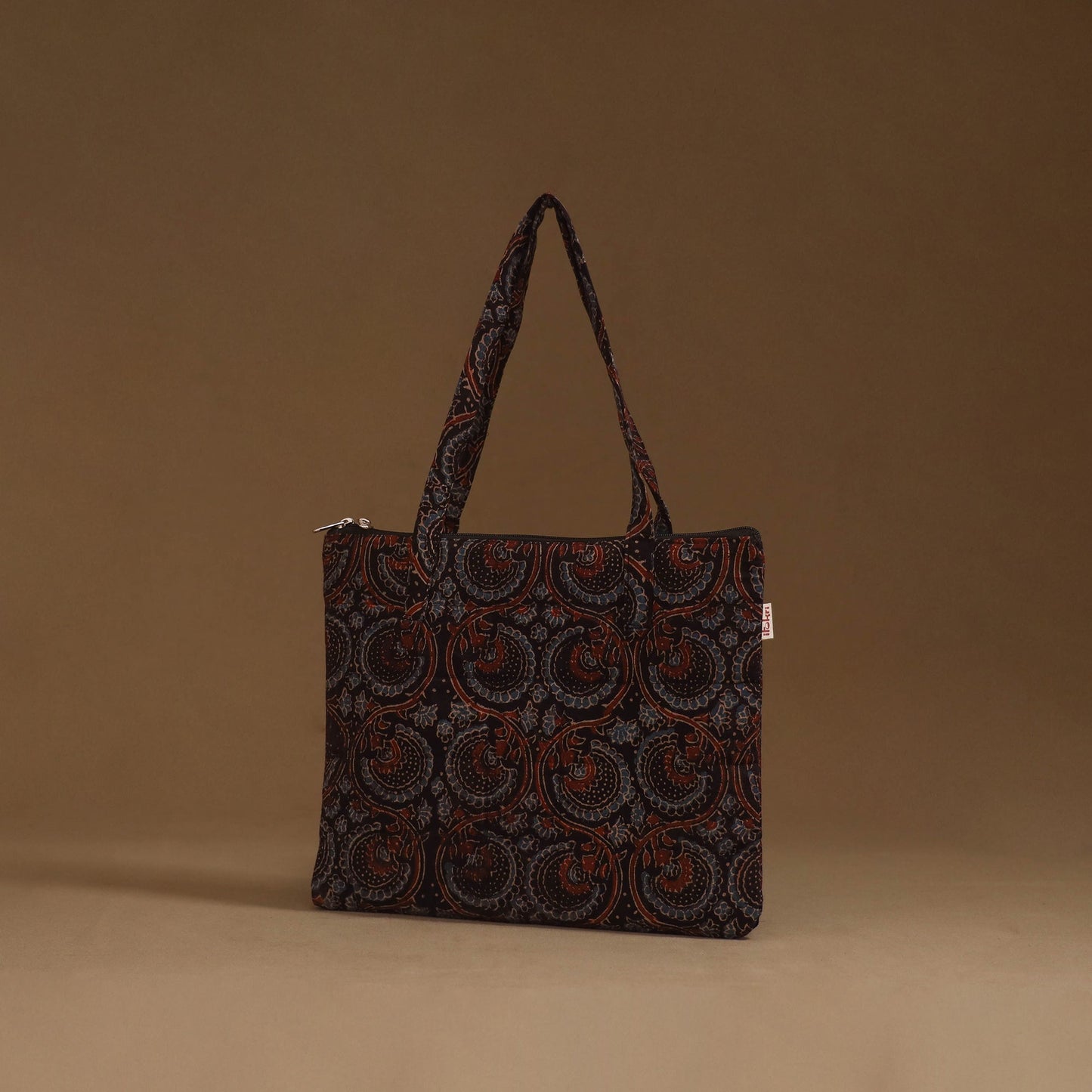 Handcrafted quilted handbag 40