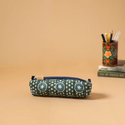 Handcrafted quilted pencil pouch 02