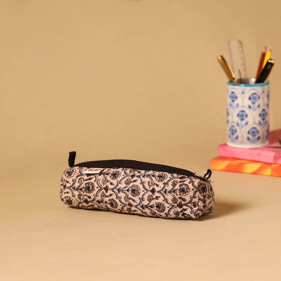 Handcrafted quilted pencil pouch 08