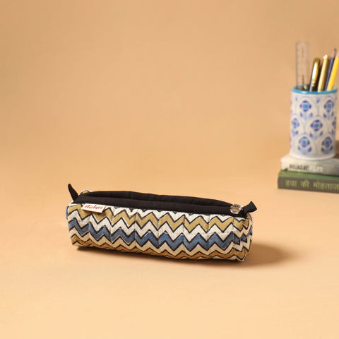Handcrafted quilted pencil pouch 09