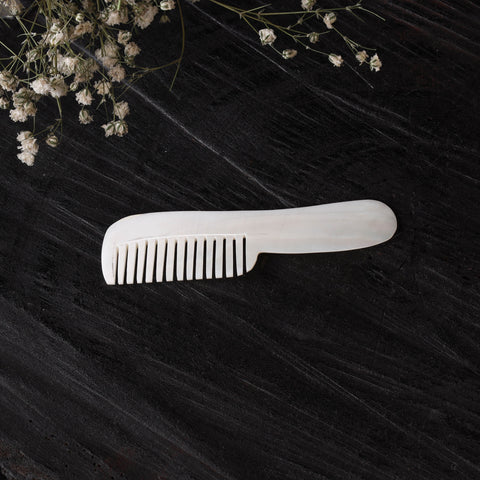 Handcrafted seashell hair comb (small) 07