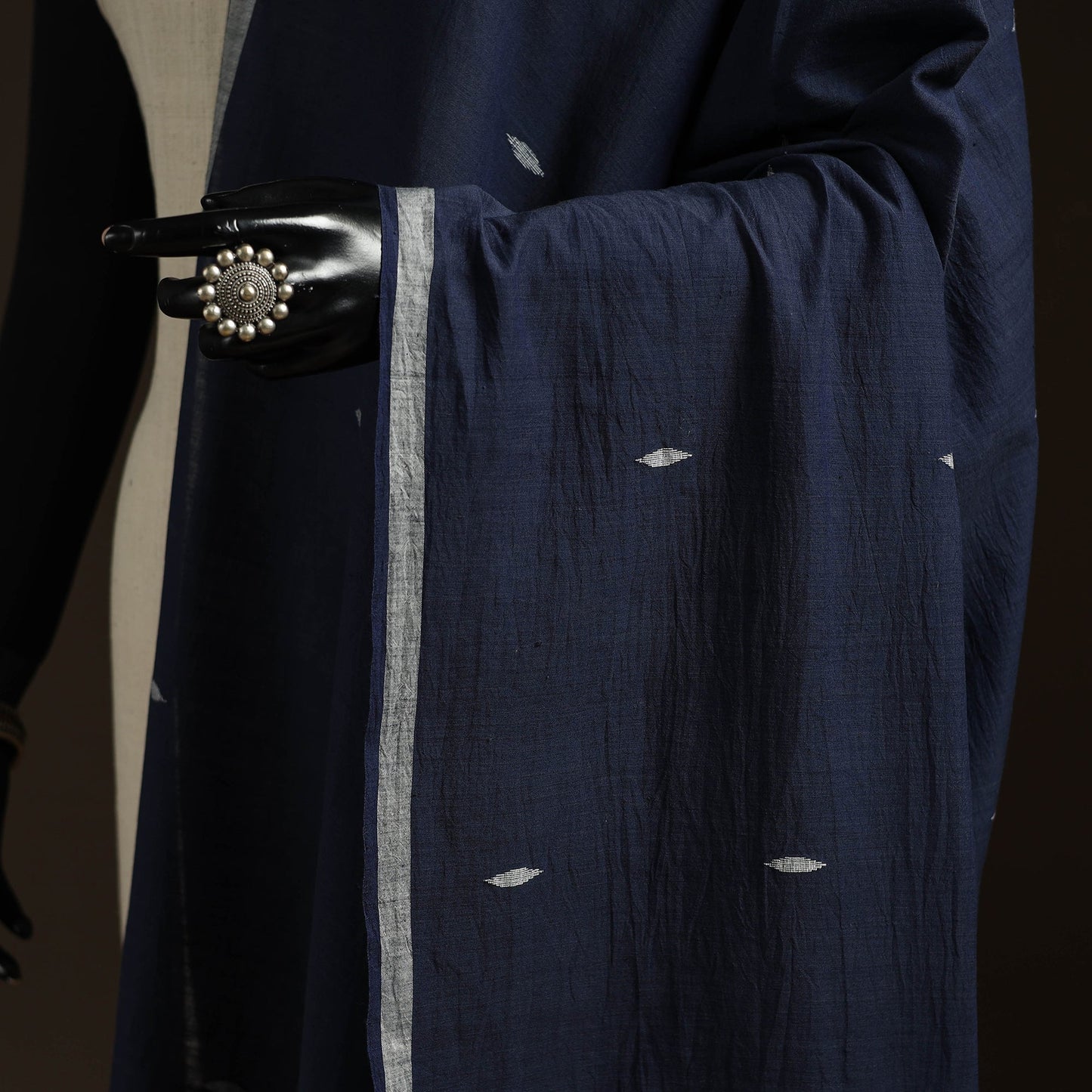 Handloom cotton burdwan jamdani dupatta 14 - handcrafted