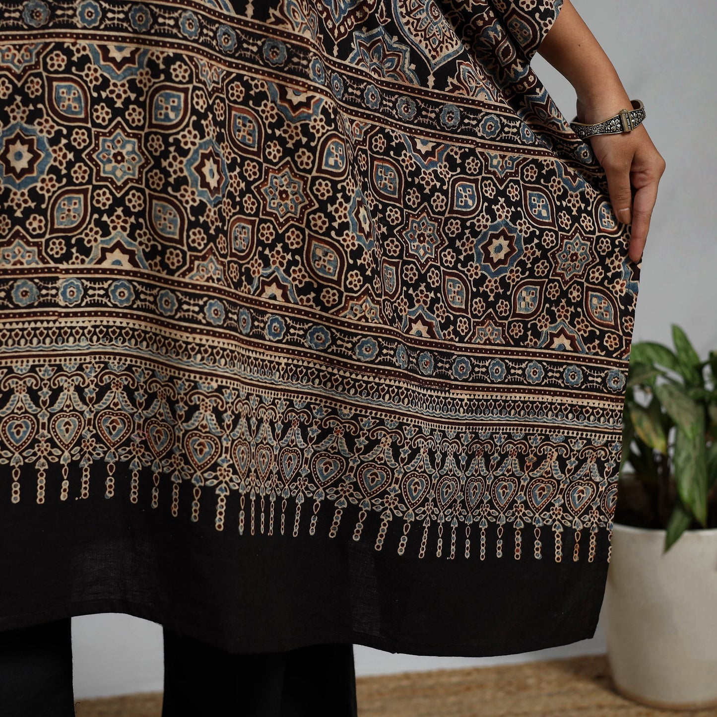 Handloom cotton natural dyed medium kaftan 04 - handcrafted