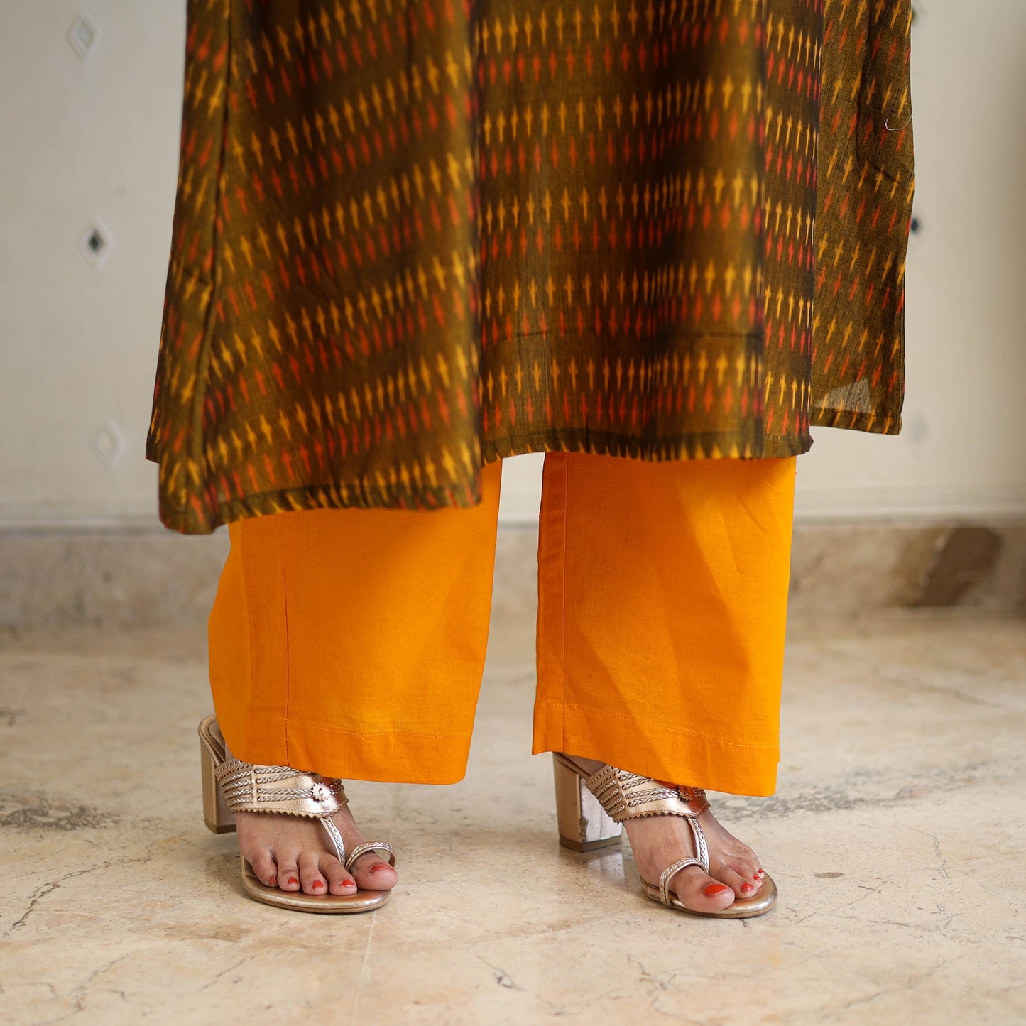 Handloom cotton pochampally ikat kurta set (set of 3) 02