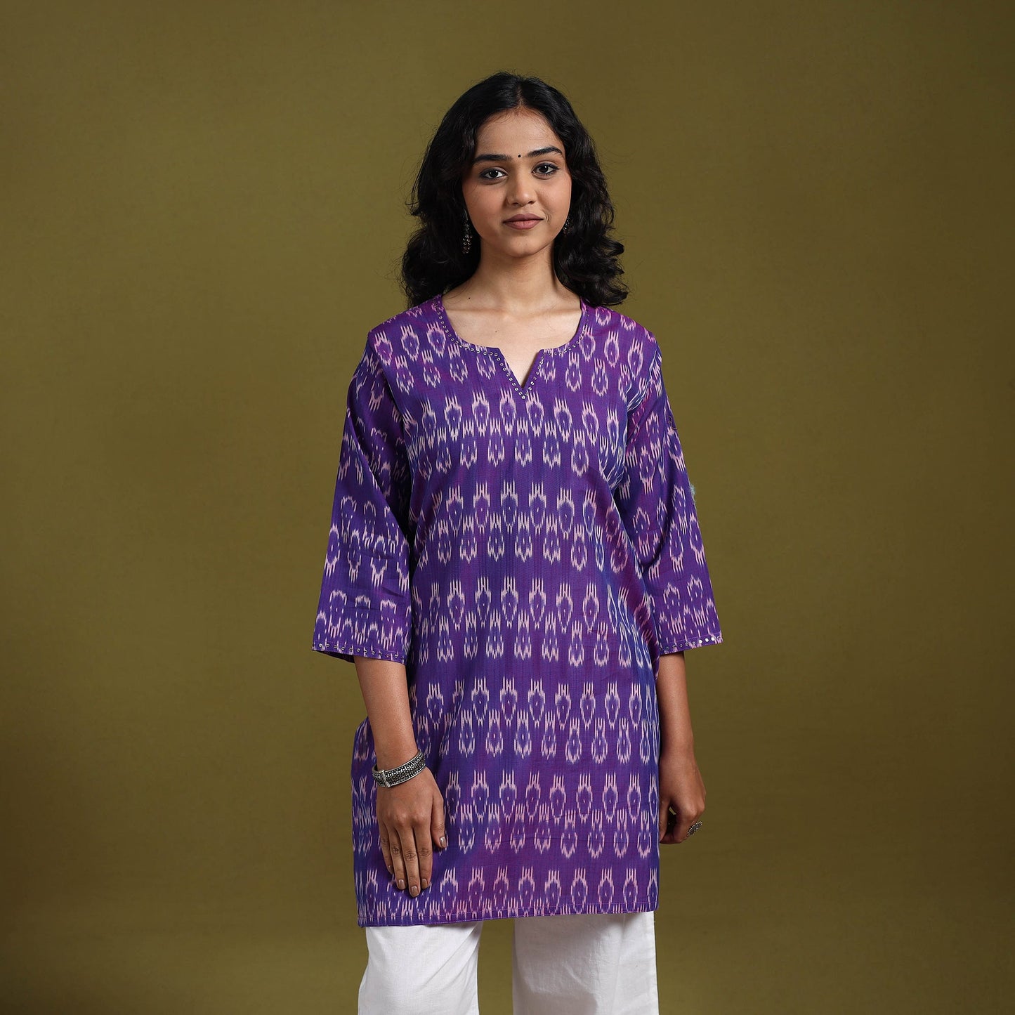 Handloom embroidered mercerised cotton short pochampally
