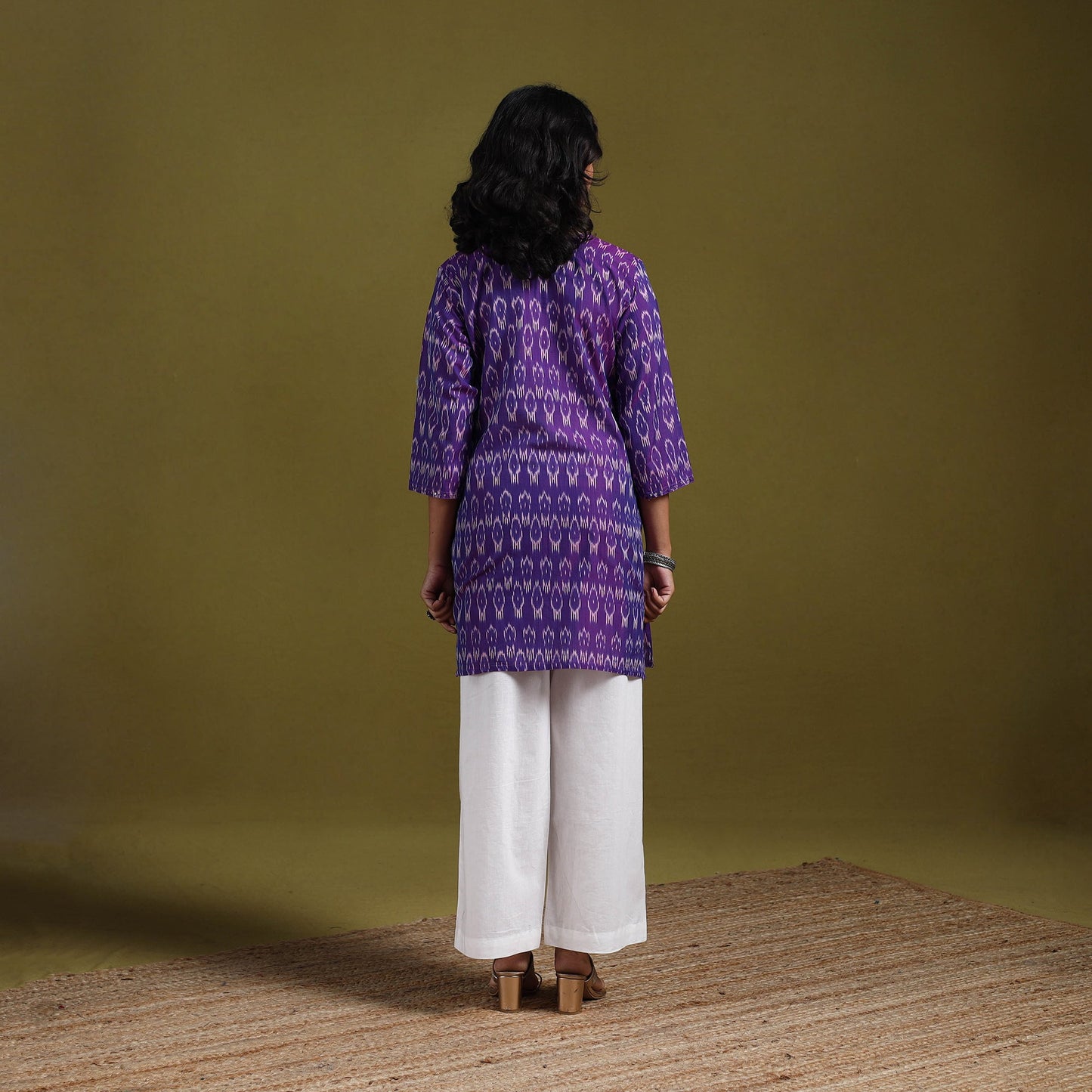 Handloom embroidered mercerised cotton short pochampally