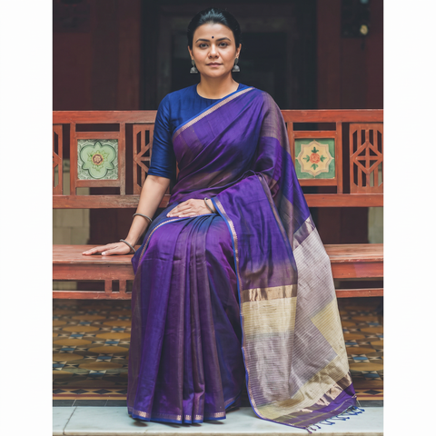 Blue Handloom Kosa Pallu Maheshwari Silk Saree, draped and worn by a woman, AI visual of the saree, iTokri