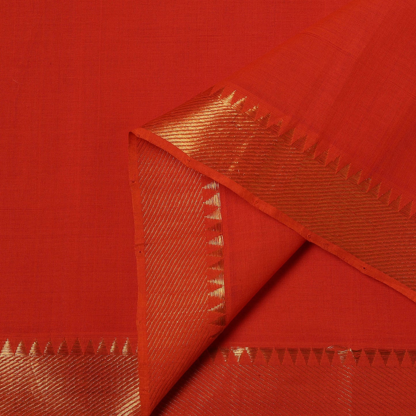 Handloom mangalagiri cotton fabric with nizam zari border