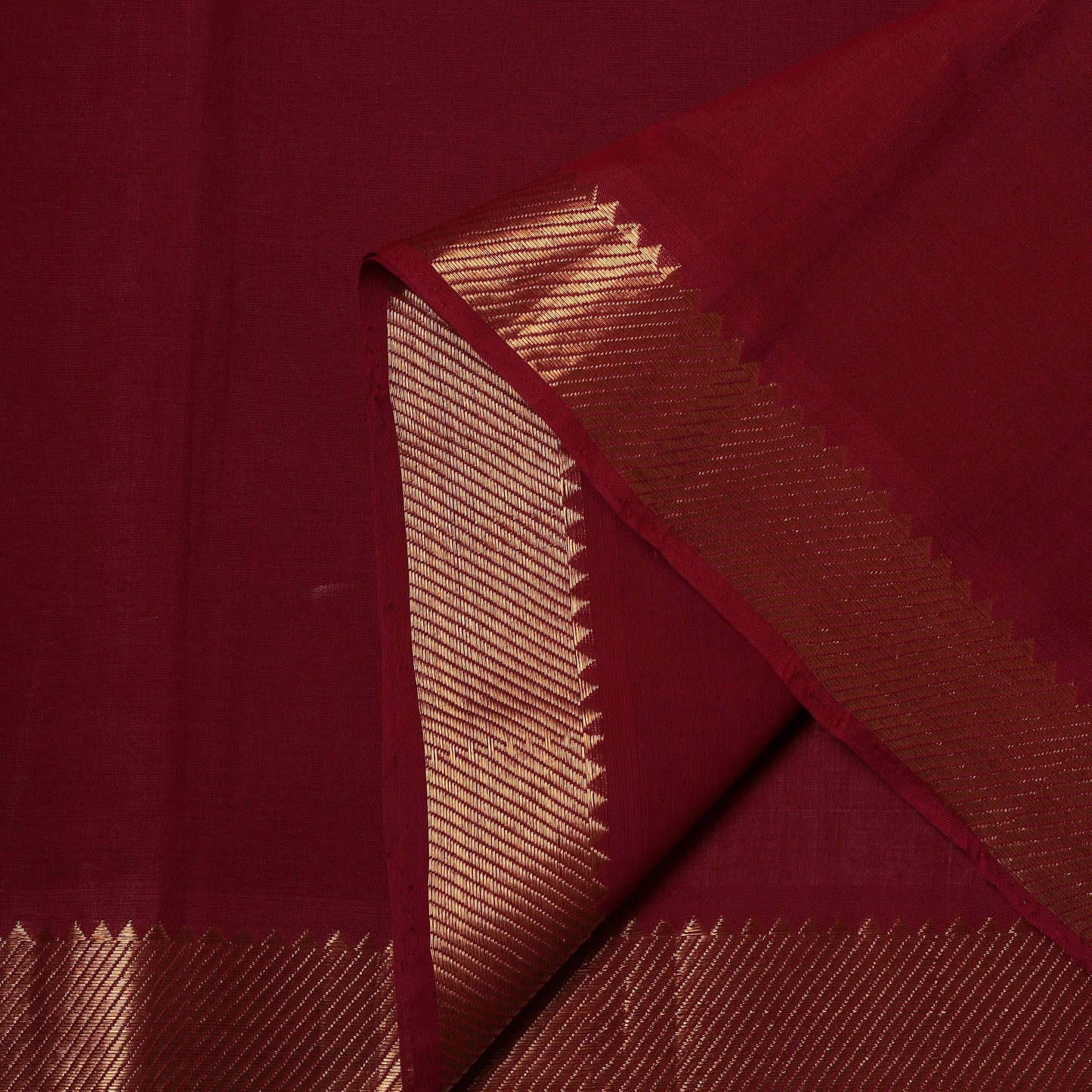 Handloom mangalagiri cotton fabric with nizam zari border