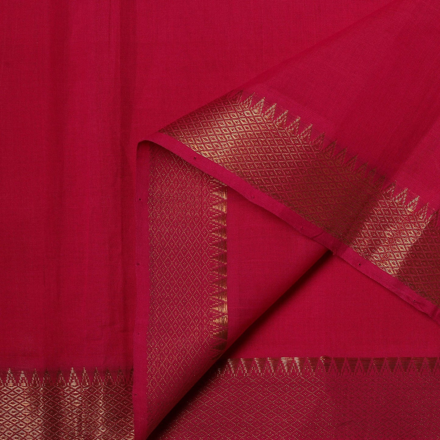 Handloom mangalagiri cotton fabric with nizam zari border